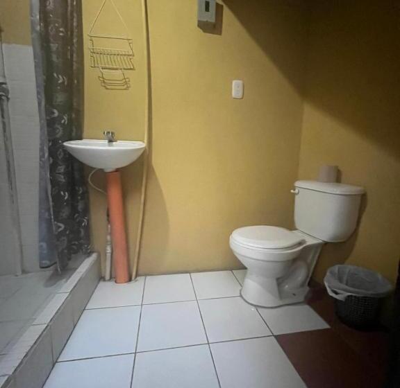 اتاق استاندارد با سرویس بهداشتی مشترک, Casa Gisela