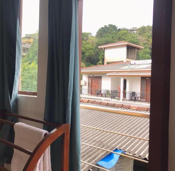 Perhehuone, Imesh Guest House