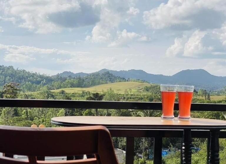 חדר סטנדרט לשלושה, Misty Coorg Greens