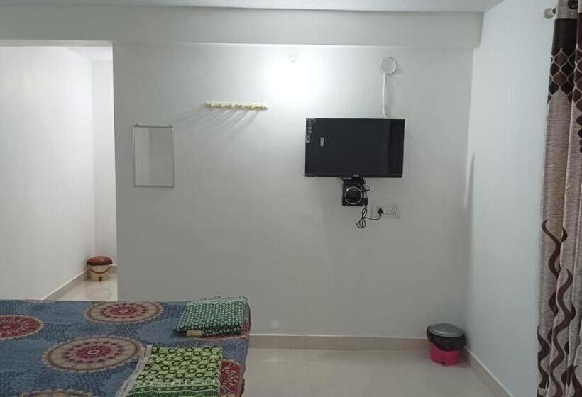 חדר אקונומי לארבעה, Misty Coorg Greens