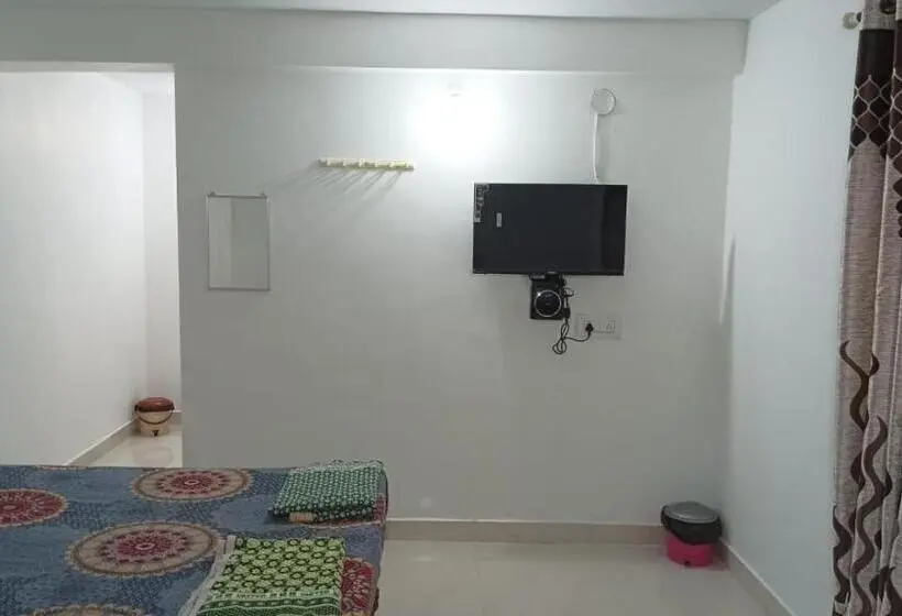 エコノミー４人部屋, Misty Coorg Greens