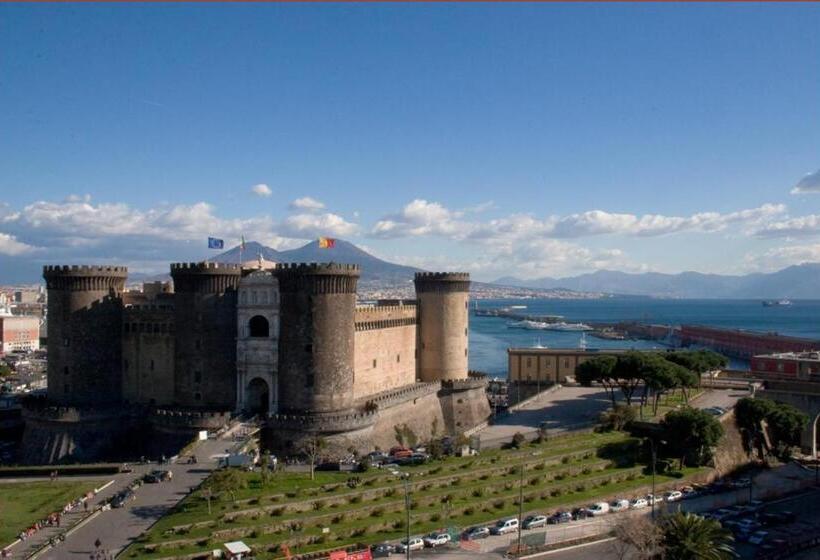 استودیوی لوکس, Residence Gli Angioini Srl