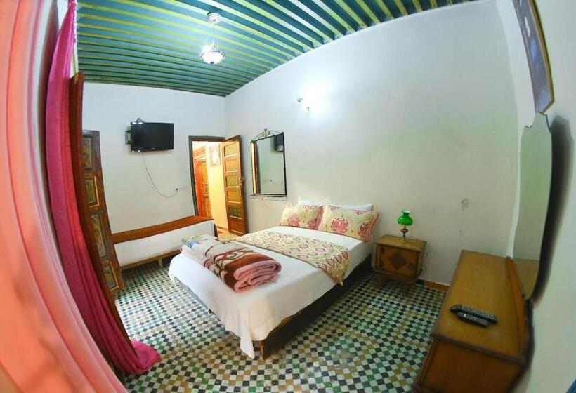 اتاق استاندارد سه تخته با بالکن, Fez Experiences