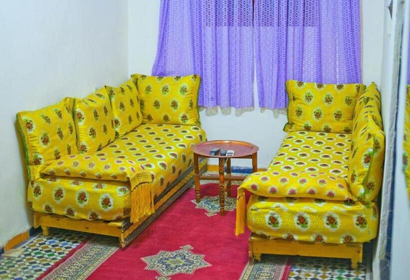 سوییت خانوادگی, Fez Experiences