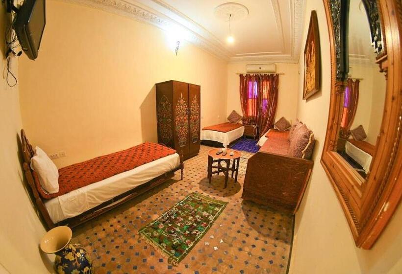 سوییت خانوادگی, Fez Experiences