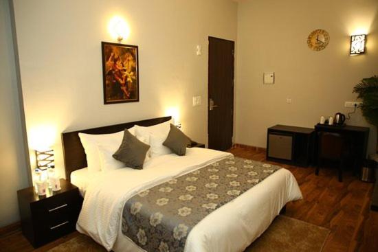 Семейный Номер, Vrindavan Serenity Hotel & Suites