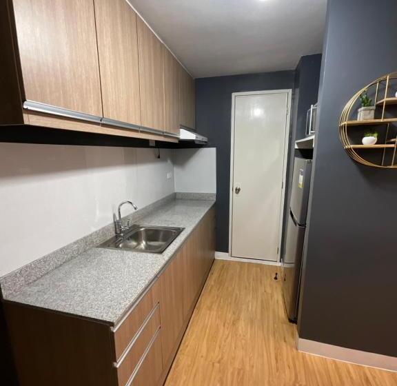 آپارتمان 1 خوابه با بالکن, 1 Bed 1 Bath Near Airport