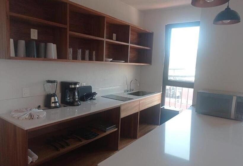 بنجلو قياسى, Aurelia