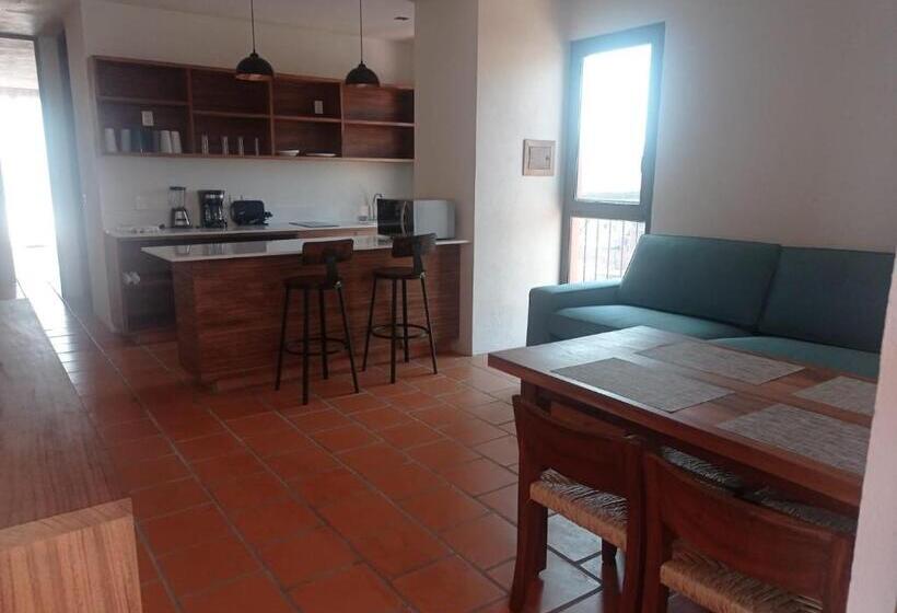 بنجلو قياسى, Aurelia