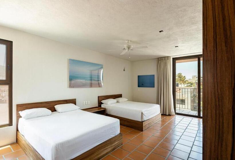 جناح جونيور مزوَّد بشرفة, Aurelia