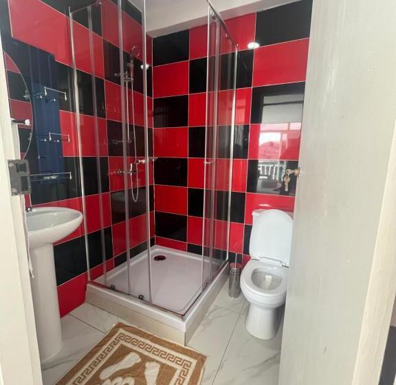 سوییت لوکس, Principal