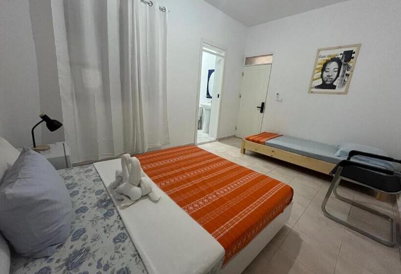 اتاق استاندارد سه نفره, Principal