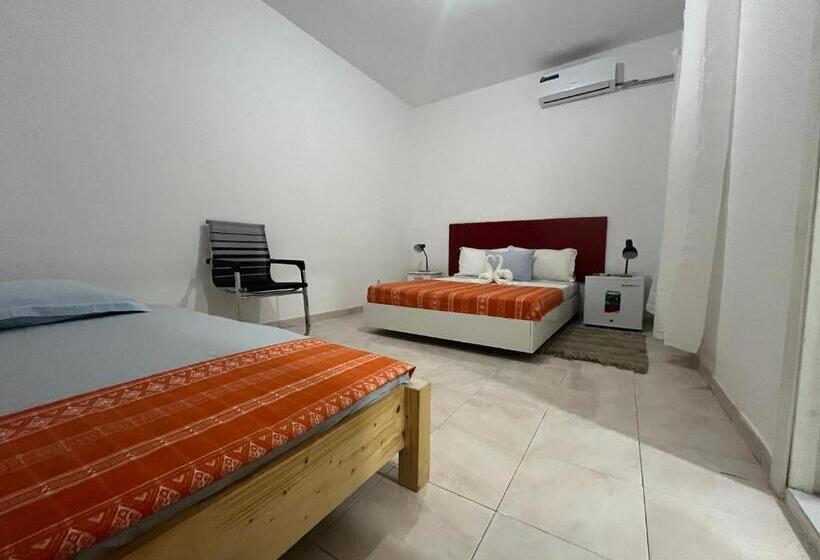 اتاق استاندارد سه نفره, Principal