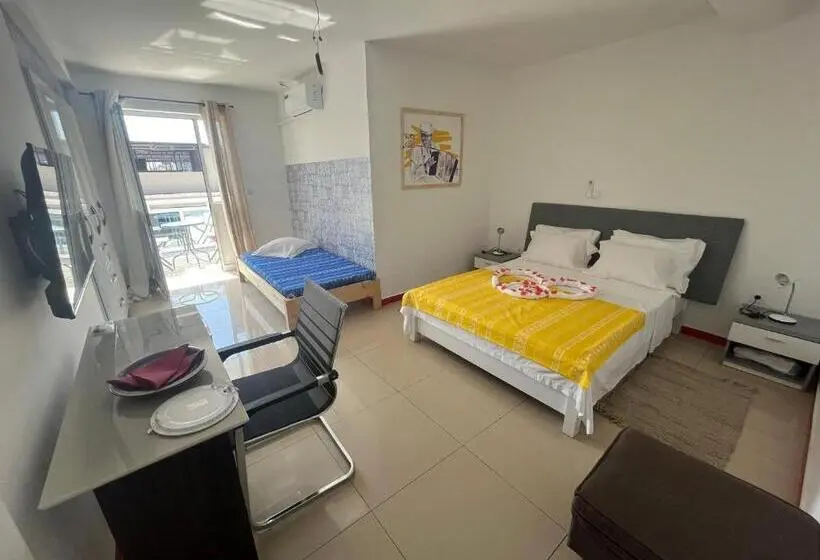 Standard Triple Room with Terrace, Principal
