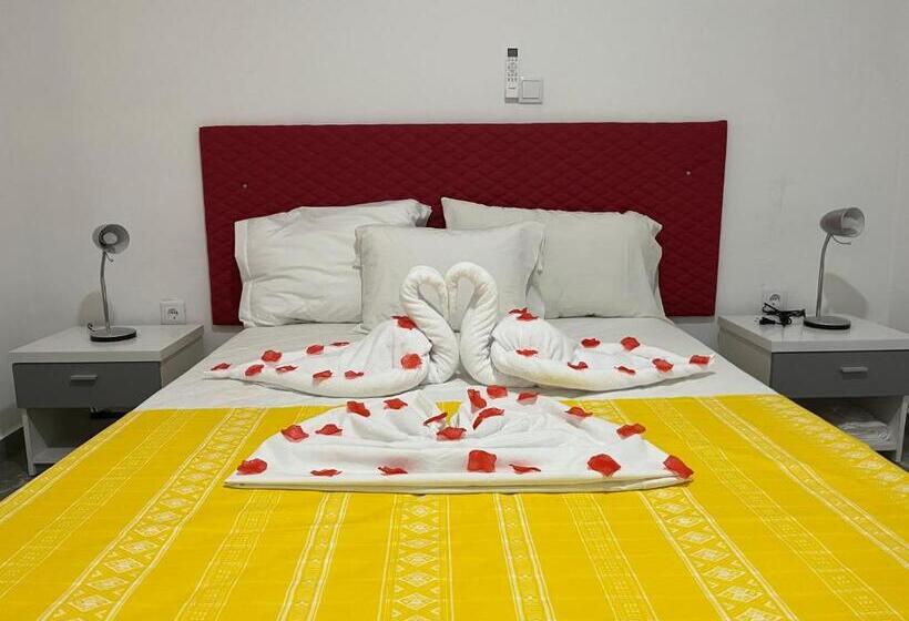 آپارتمان 2 خوابه, Principal