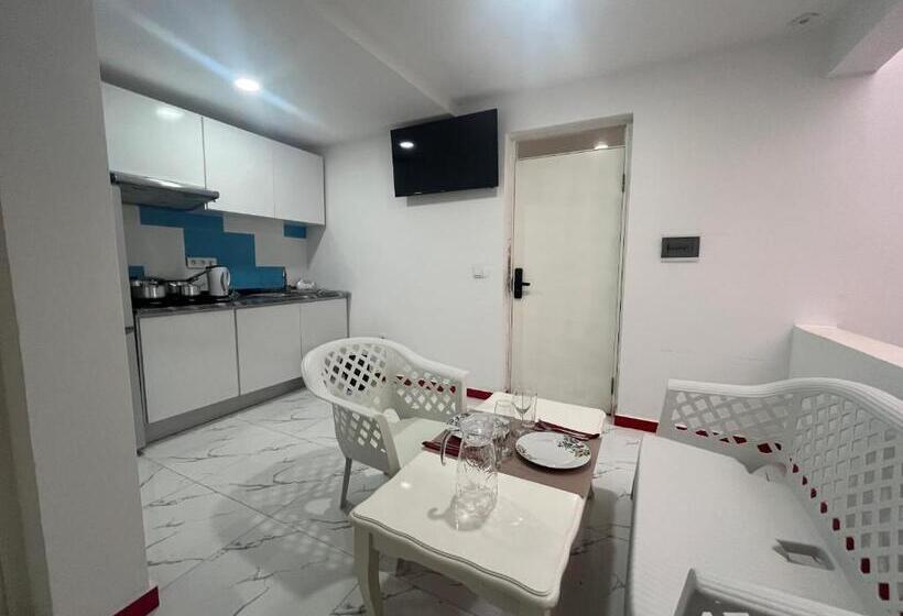 آپارتمان 2 خوابه, Principal