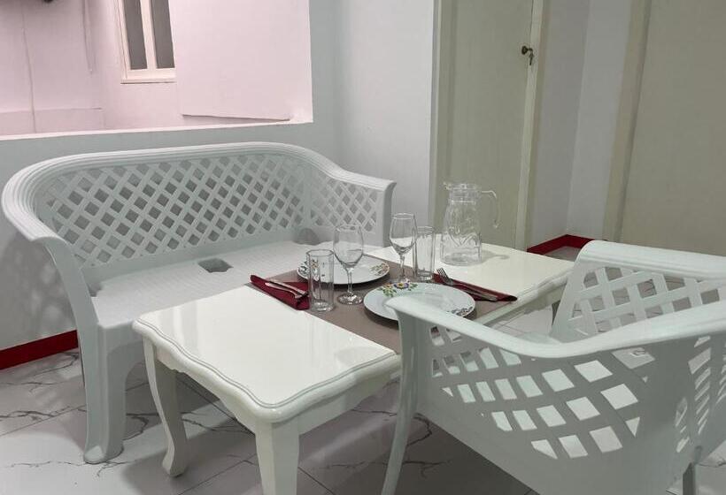 آپارتمان 2 خوابه, Principal