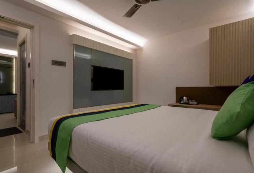 Camera Superiore, Treebo Premium D Consulate