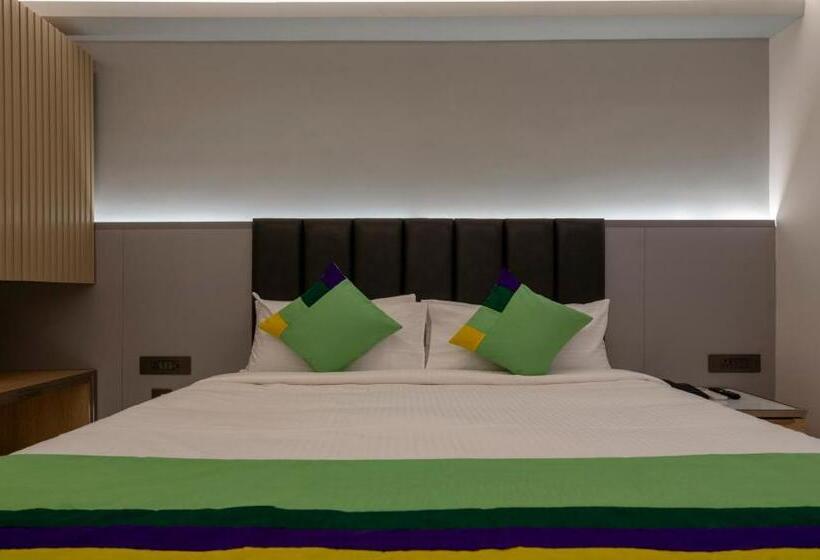 Camera Superiore, Treebo Premium D Consulate