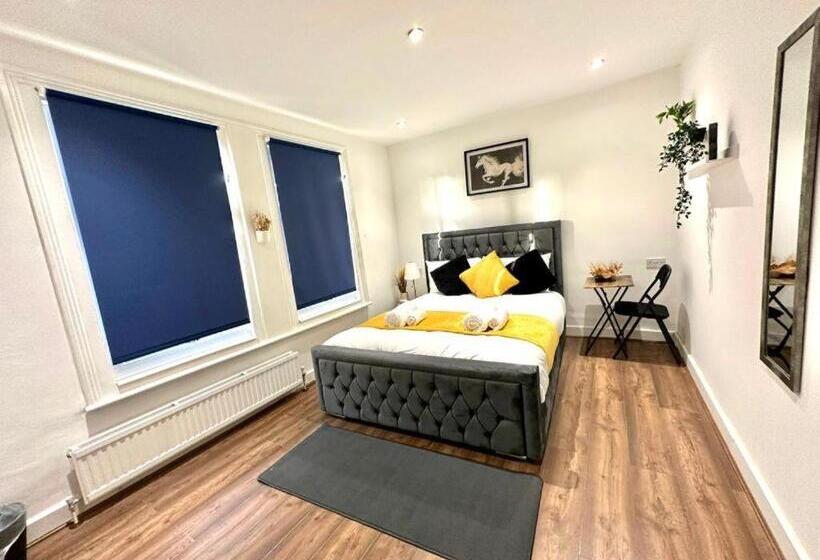 חדר סטנדרט, Hounslow Suites   Tw3