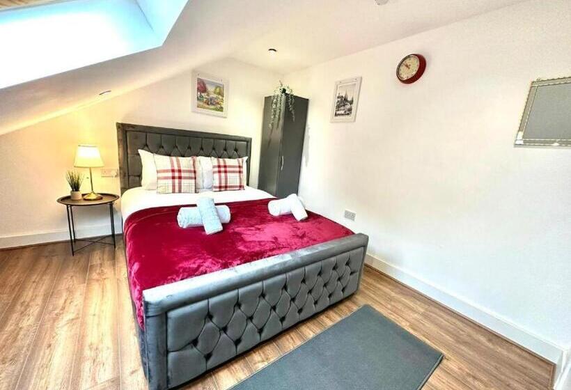 חדר סטנדרט חדר אמבטיה משותף, Hounslow Suites   Tw3