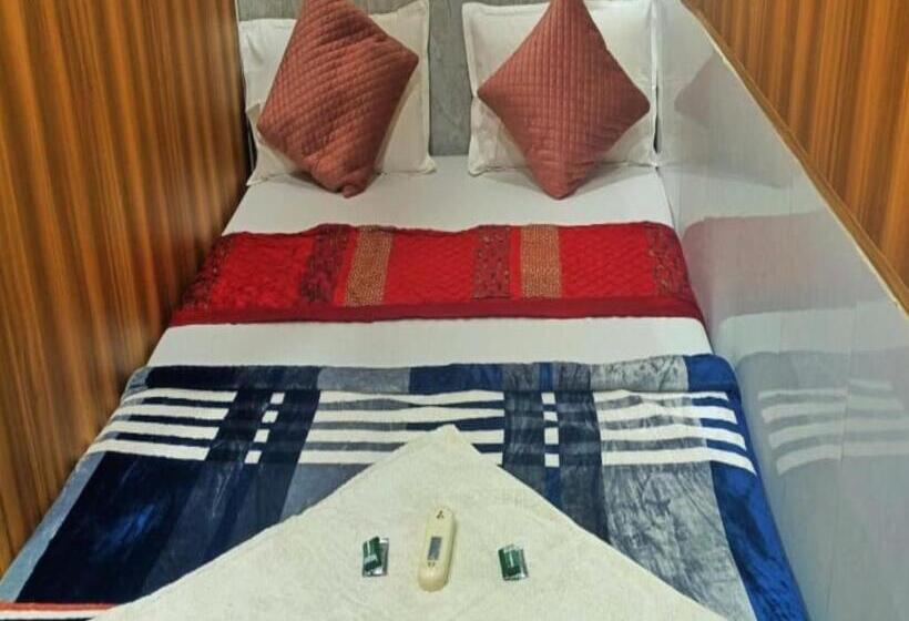 スタンダードルーム, Amaan Palace