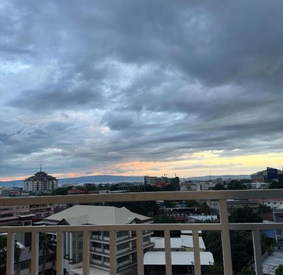 آپارتمان 1 خوابه با بالکن, 1bedroom Suite @ Mesatierra Garden Residences