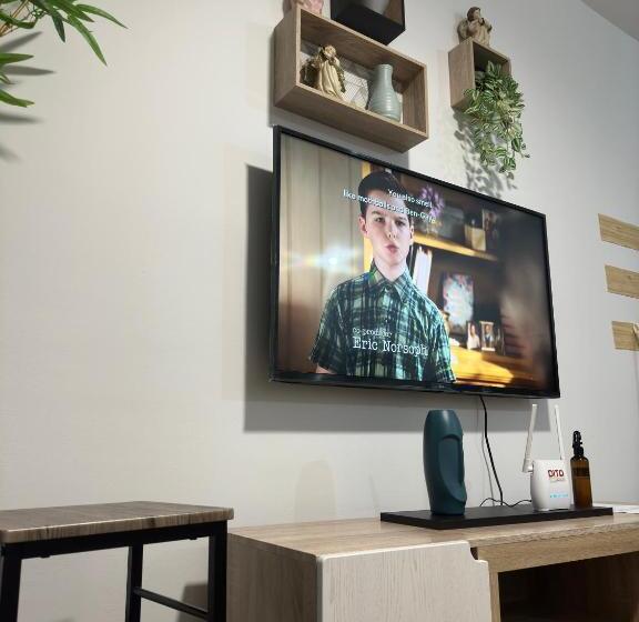 آپارتمان 1 خوابه با بالکن, 1bedroom Suite @ Mesatierra Garden Residences