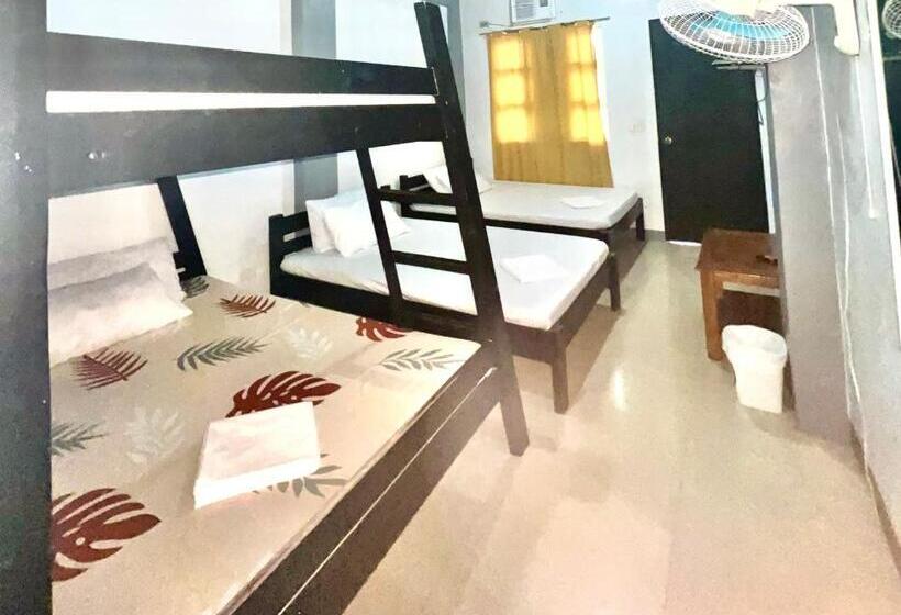 غرفة عائلية, Nińas Transient Baler