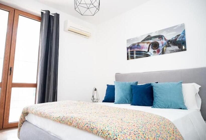 غرفة قياسية مزوَّدة بتراس, Room 500