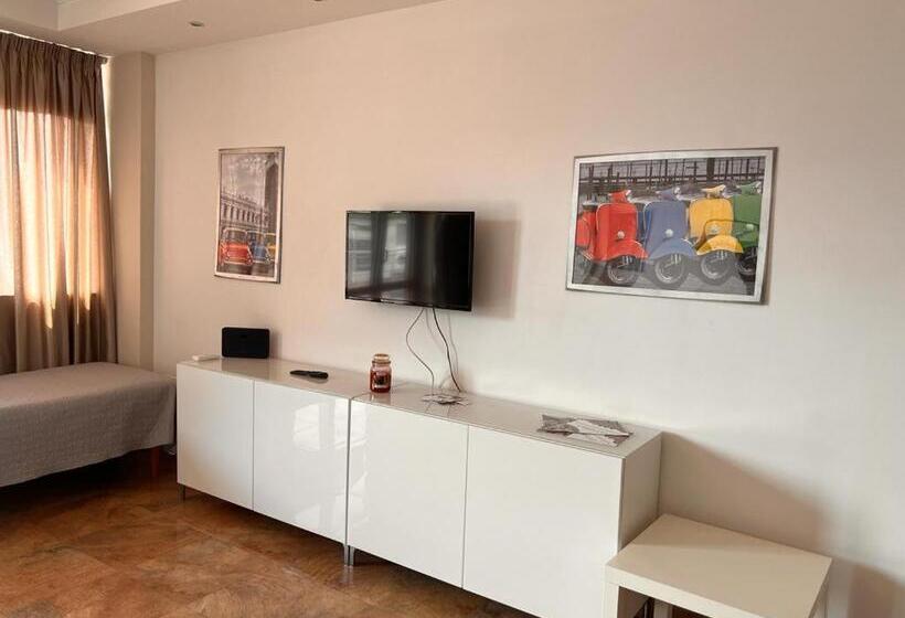 غرفة عائلية, Room 500