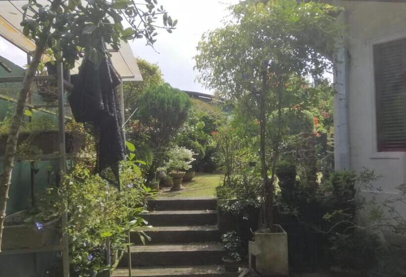 침실 1개 가든 전망 아파트, Blossoms Apartment 20 Min From Air Port