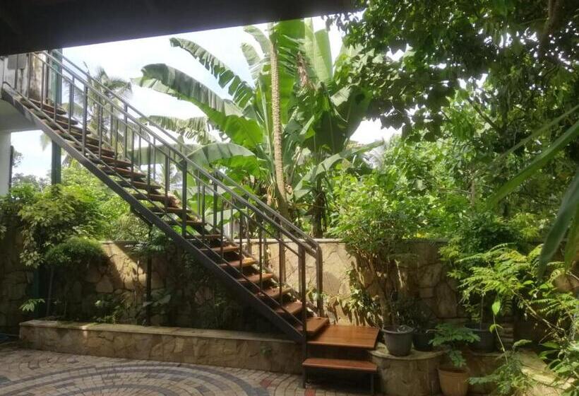 带1个卧室带花园景观的公寓, Blossoms Apartment 20 Min From Air Port