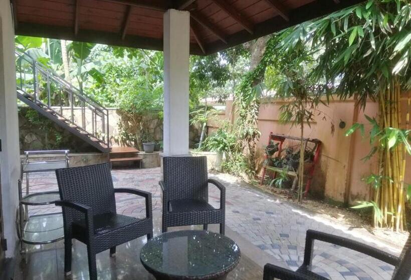 带1个卧室带花园景观的公寓, Blossoms Apartment 20 Min From Air Port