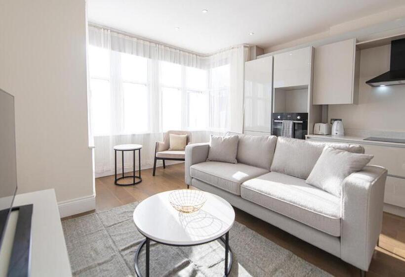 带1个卧室的豪华公寓, Ealing Residency
