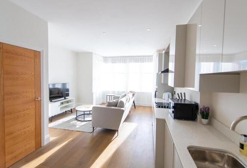 带1个卧室的豪华公寓, Ealing Residency