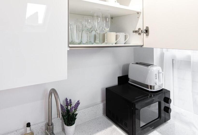 带1个卧室的公寓, Ealing Residency