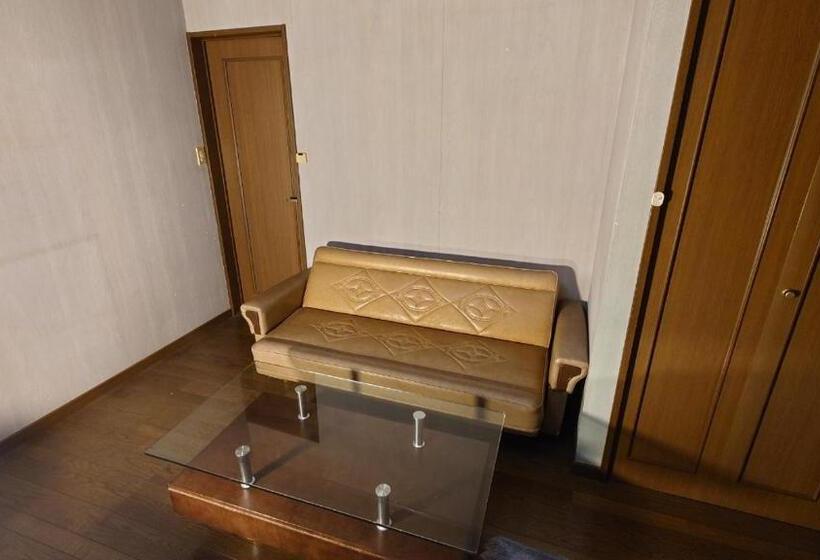 غرفة رباعية اقتصادية مع حمام مشترك, 1800