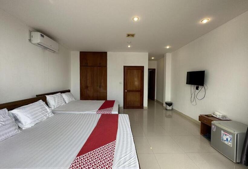 اتاق لوکس خانوادگی, Oyo 1215 3 Lu