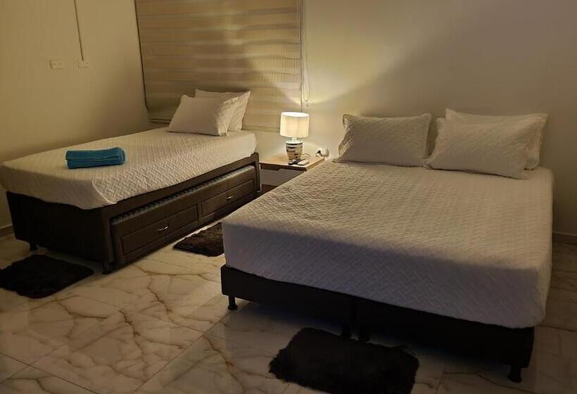 Трехместный Номер Стандарт Вид на Бассейн, Piscina Sarita Club Boutique