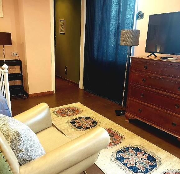 اتاق لوکس, Homemore Brigida