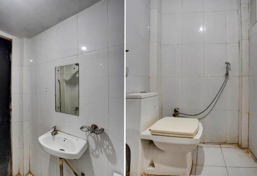 اتاق کلاسیک سه تخته, Oyo Flagship Sr Hotel And Marriage Hall