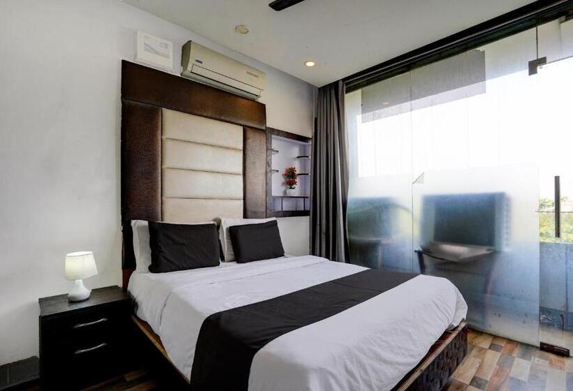 اتاق کلاسیک سه تخته, Oyo Flagship Sr Hotel And Marriage Hall