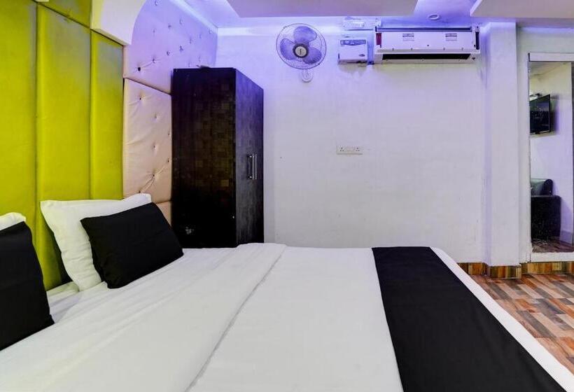 اتاق کلاسیک سه تخته, Oyo Flagship Sr Hotel And Marriage Hall