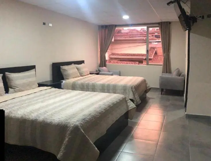 Quarto Triplo Standart, Stelar Hostal