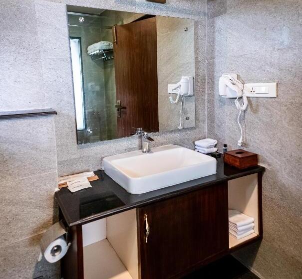 ویلای لوکس 1 خوابه, River Bank Jungle Resort