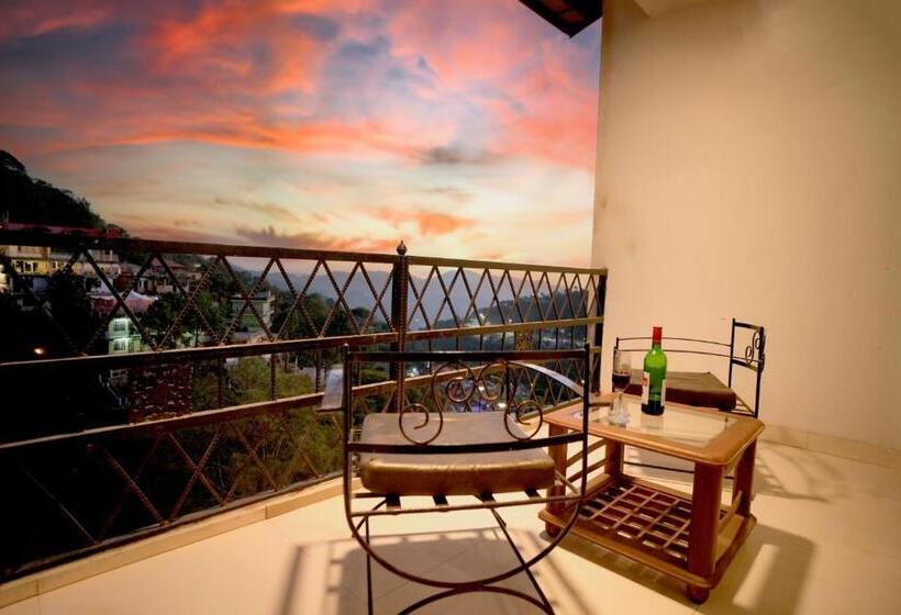 발코니 디럭스 룸, Shivalik Hotel And Resorts