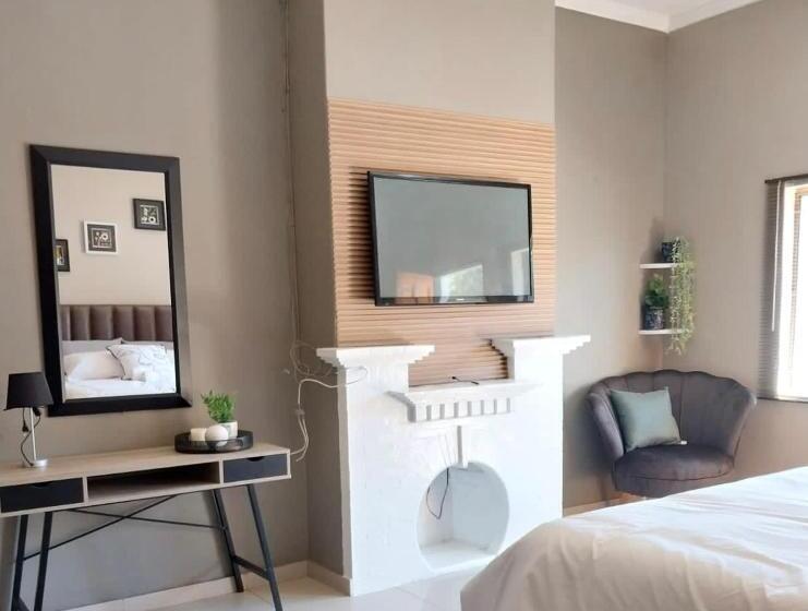 スタンダードルーム, Precious Estates