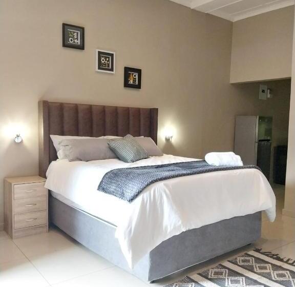 キングサイズベッドのスタンダードルーム, Precious Estates