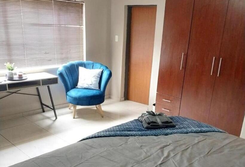 キングサイズベッドのスタンダードルーム, Precious Estates